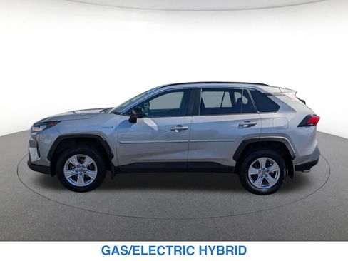 Used 2021 Toyota RAV4 LE AWD/4WD image 10