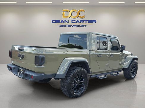 Used 2025 Jeep Gladiator Sport AWD/4WD image 5