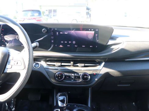 Used 2026 Buick Envista Preferred FWD image 19