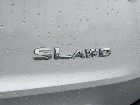 Used 2022 Nissan Rogue SL w/ SL Premium Package image 22