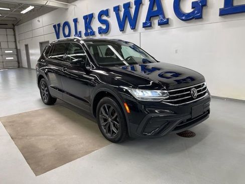 Certified 2023 Volkswagen Tiguan SE w/ Panoramic Sunroof Package image 5