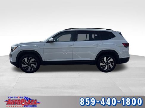 Used 2025 Volkswagen Atlas SE AWD/4WD image 12