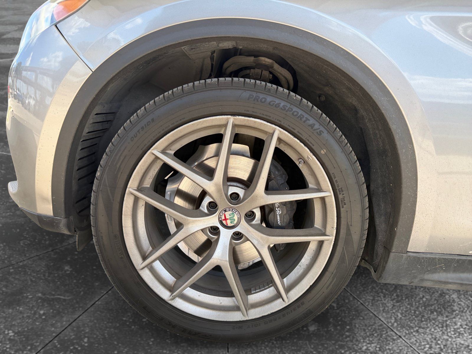 Used 2018 Alfa Romeo Stelvio Ti Sport AWD/4WD image 9
