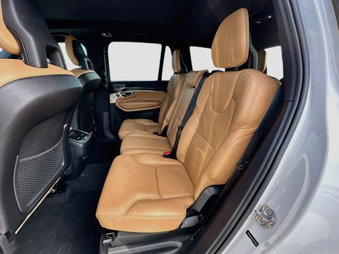 Used 2018 Volvo XC90 T6 Momentum w/ Convenience Package AWD/4WD image 24