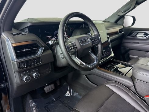 Used 2025 GMC Yukon Denali AWD/4WD image 23