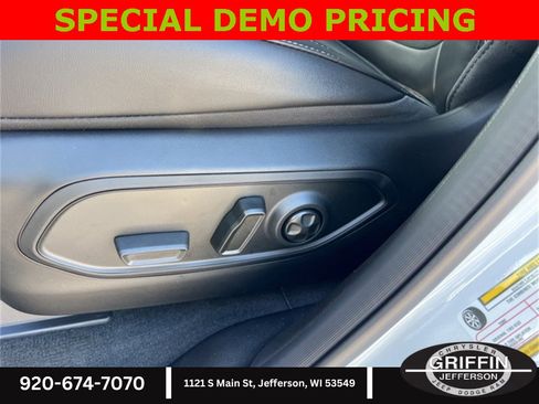 New 2025 Jeep Grand Cherokee Altitude image 17