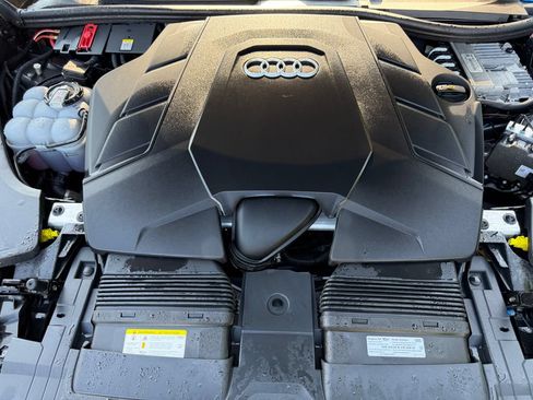 Used 2022 Audi Q8 Premium w/ Convenience Package AWD/4WD image 30
