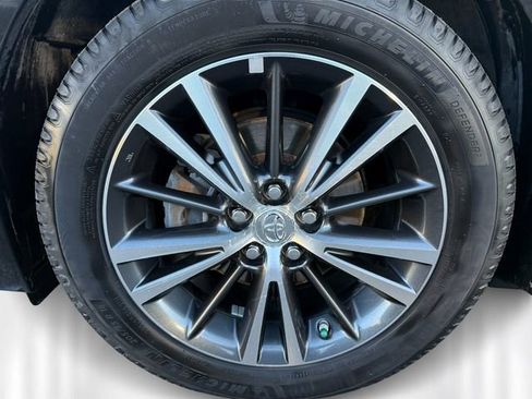 Used 2018 Toyota Corolla L image 9