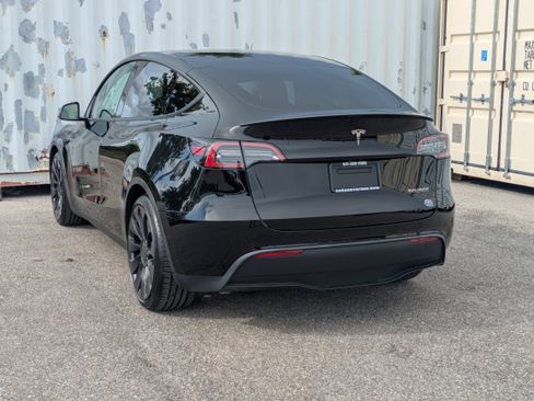Used 2022 Tesla Model Y Performance AWD/4WD image 7