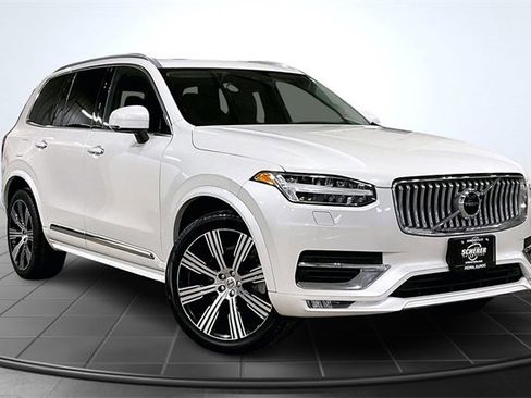 Used 2022 Volvo XC90 T6 Inscription w/ Climate Package image 12