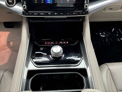 Used 2022 Jeep Wagoneer Series I w/ Convenience Group I AWD/4WD image 15