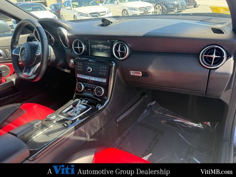 Used 2017 Mercedes-Benz SLC 300 image 27