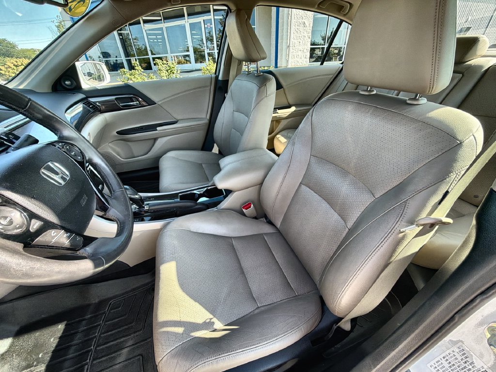Used 2017 Honda Accord EX-L image 13