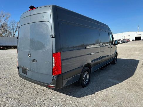 Used 2019 Mercedes-Benz Sprinter 170 image 3