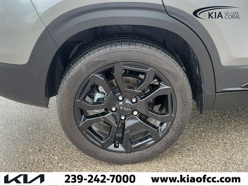 Certified 2025 Kia Seltos X-Line AWD/4WD image 9