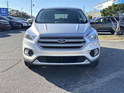 Used 2019 Ford Escape SE image 3