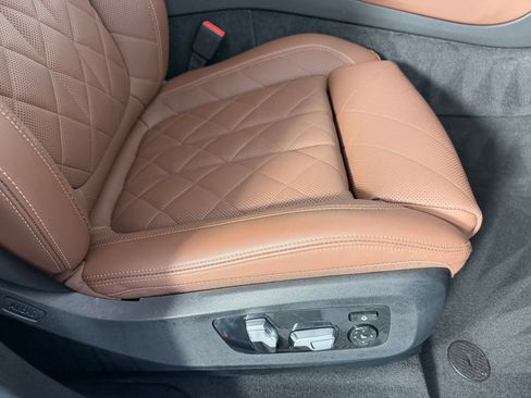 Certified 2025 BMW X6 xDrive40i w/ Premium Package image 33