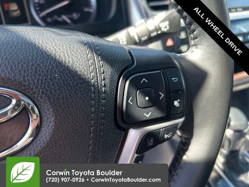 Used 2017 Toyota Highlander XLE w/ Carpet Mat Package AWD/4WD image 26
