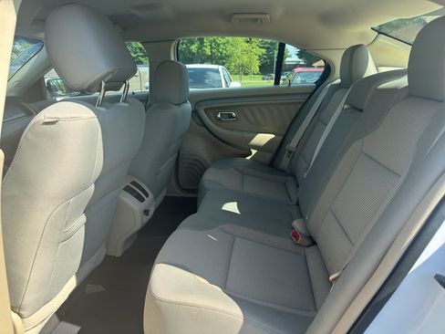 Used 2015 Ford Taurus SEL FWD image 6