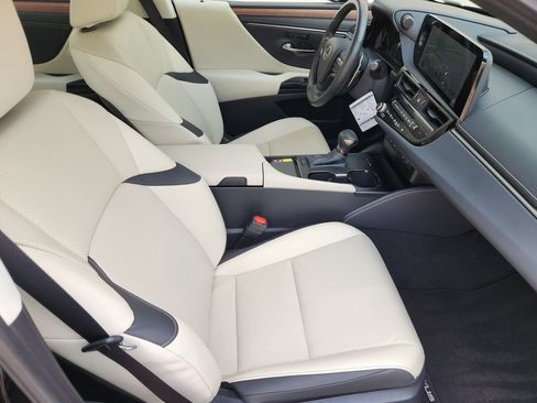 Used 2025 Lexus ES 350 w/ Premium Package FWD image 14