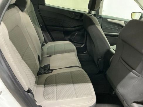 Used 2022 Ford Escape SE image 16