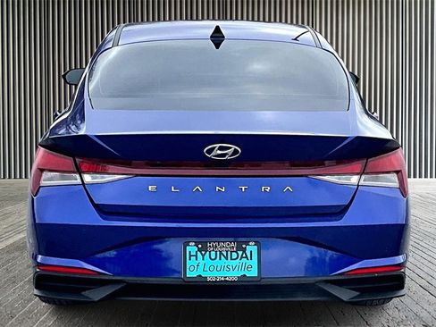 Used 2023 Hyundai Elantra SEL w/ Cargo Package image 4