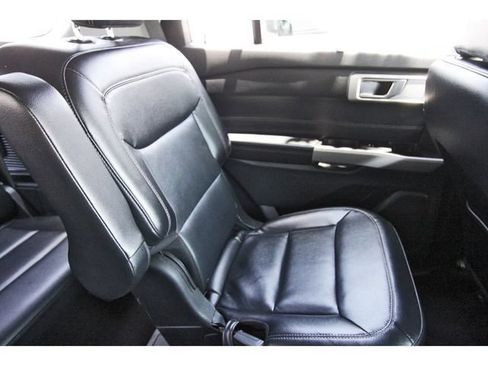 Used 2023 Ford Explorer Limited AWD/4WD image 10