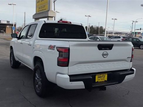Used 2025 Nissan Frontier SV image 8