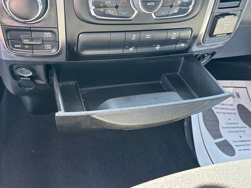 Used 2022 RAM 1500 Classic SLT w/ Electronics Convenience Group AWD/4WD image 33