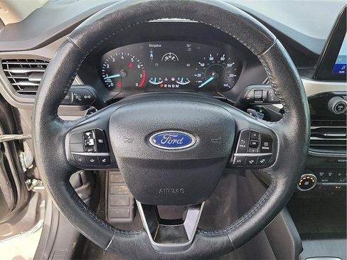 Used 2020 Ford Escape SEL image 16