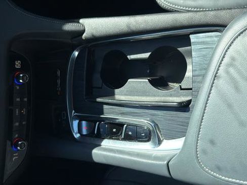 Used 2023 Buick Enclave Essence FWD image 8