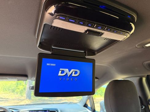 Used 2021 Chrysler Pacifica Touring w/ S Appearance Package FWD image 29