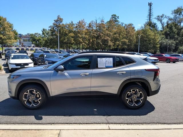 Used 2024 Chevrolet Trax LT w/ Driver Confidence Package FWD image 11