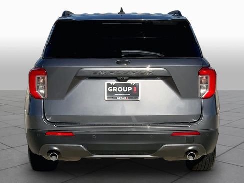 Used 2021 Ford Explorer XLT w/ Equipment Group 202A RWD image 5