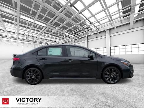 Used 2026 Toyota Corolla SE w/ SE Package FWD image 2
