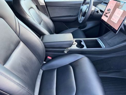 Used 2021 Tesla Model Y Performance image 6