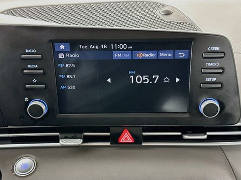 Used 2025 Hyundai Elantra Sport FWD image 21