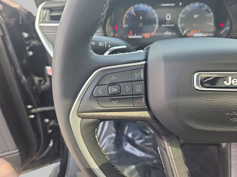 Used 2024 Jeep Grand Cherokee Limited w/ Luxury Tech Group II AWD/4WD image 20