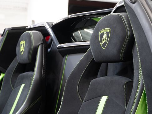 Used 2021 Lamborghini Aventador SVJ AWD/4WD image 26