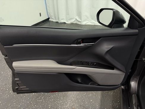 Certified 2023 Toyota Camry SE image 9