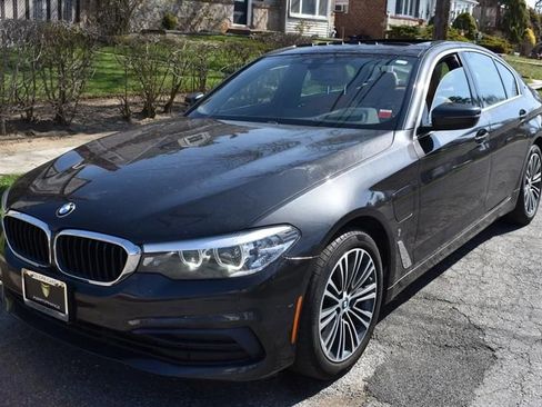 Used 2018 BMW 530e image 2