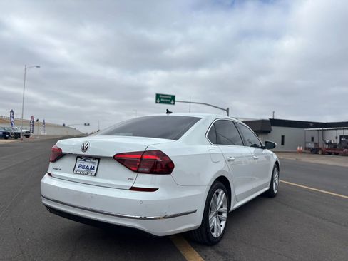 Used 2018 Volkswagen Passat 2.0T SE FWD image 2
