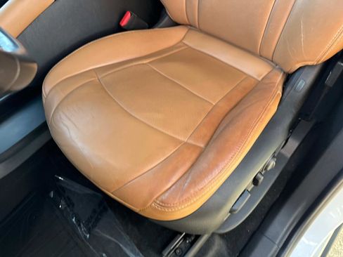 Used 2019 Buick Enclave Essence FWD image 20