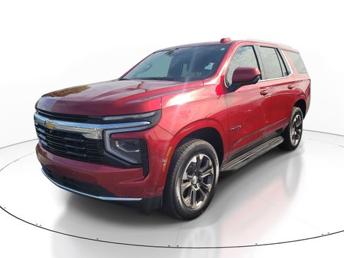 Used 2025 Chevrolet Tahoe LS RWD image 3