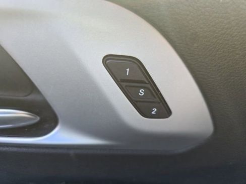 Used 2021 Chrysler Pacifica Touring-L w/ S Appearance Package image 25