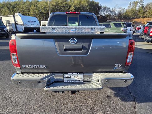 Used 2017 Nissan Frontier SV w/ SV Value Truck Package image 6