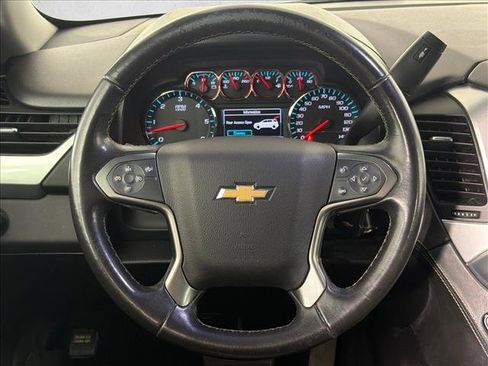 Used 2019 Chevrolet Suburban LT RWD image 25