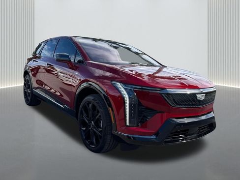 New 2025 Cadillac Optiq Sport 1 w/ LPO, ONYX Package image 3