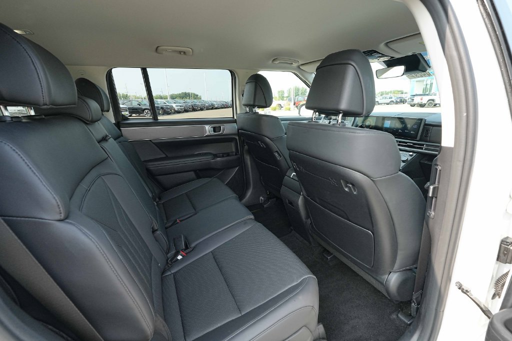 Used 2026 Hyundai Santa Fe SEL AWD/4WD image 26