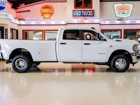 Used 2022 RAM 3500 Big Horn w/ Level A Equipment Group image 10